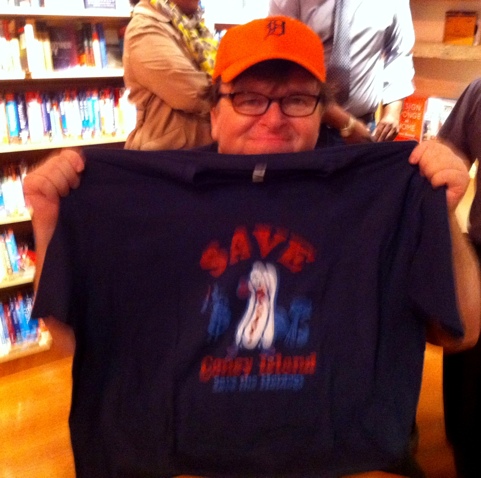 Michael Moore & Lola Star!