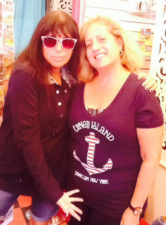 Lovely Ladies Love Lola